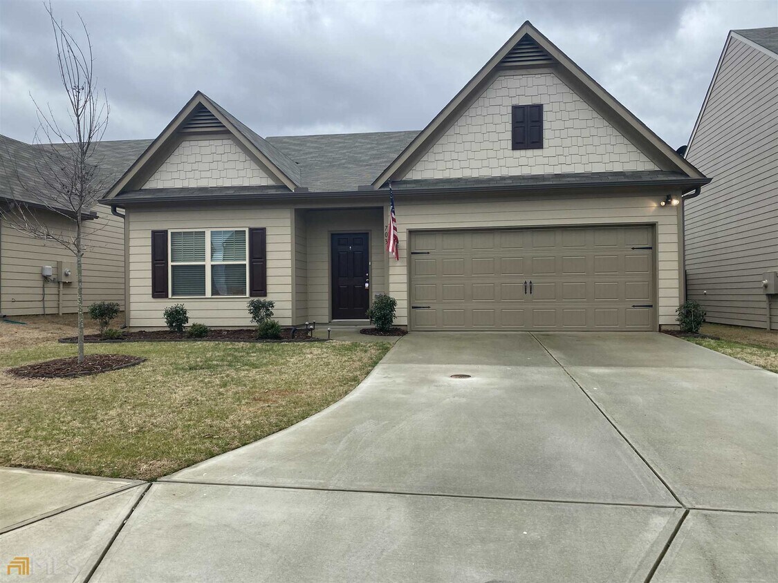 703 Independence Ave, Pendergrass, GA 30567 Apartment for Rent in