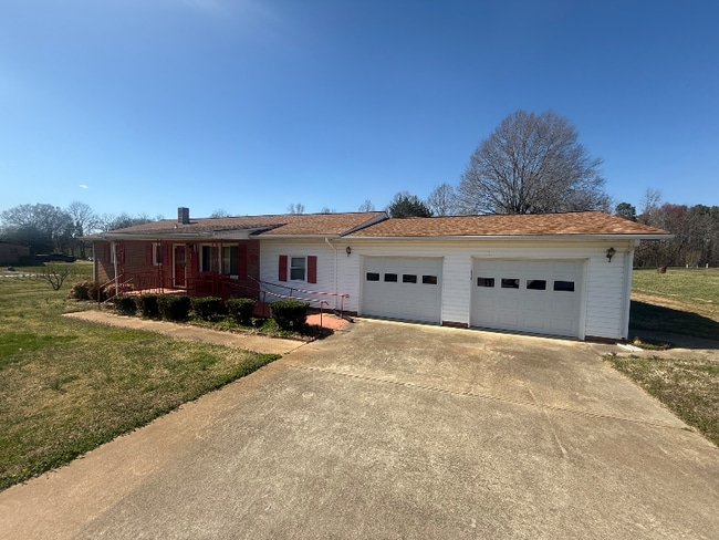 Building Photo - 2630 Amity Hill Rd