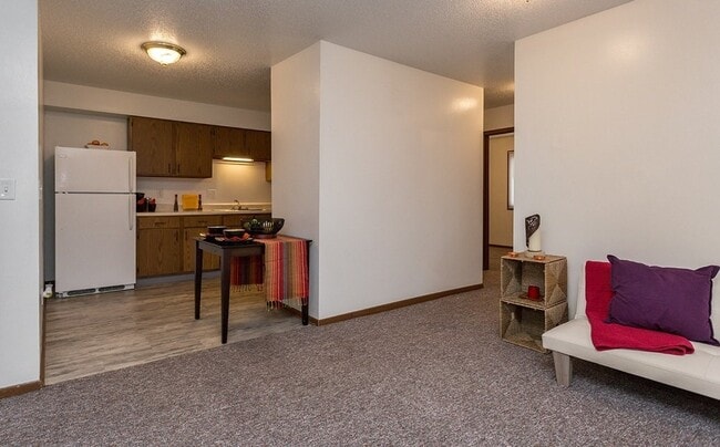 Building Photo - 225 Sugar Creek Ln