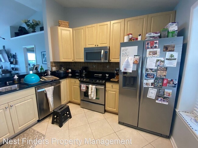 Building Photo - 3 br, 2 bath House - 1412 1st St N #304