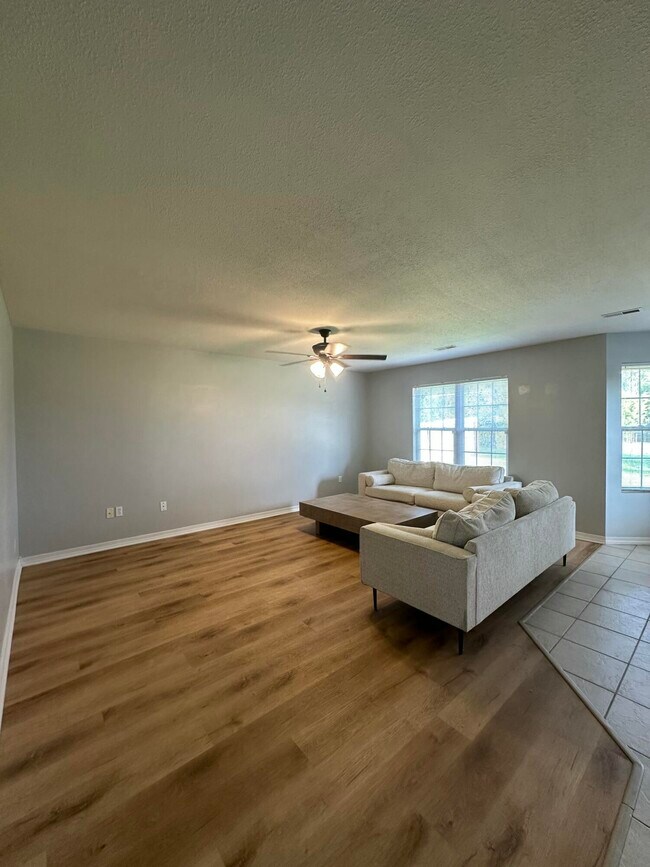 Building Photo - 2302 Windstone Dr
