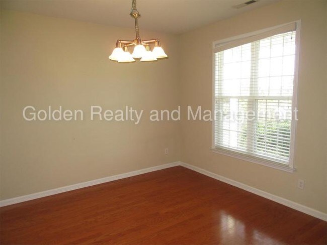 Building Photo - 704 Pochard Pl