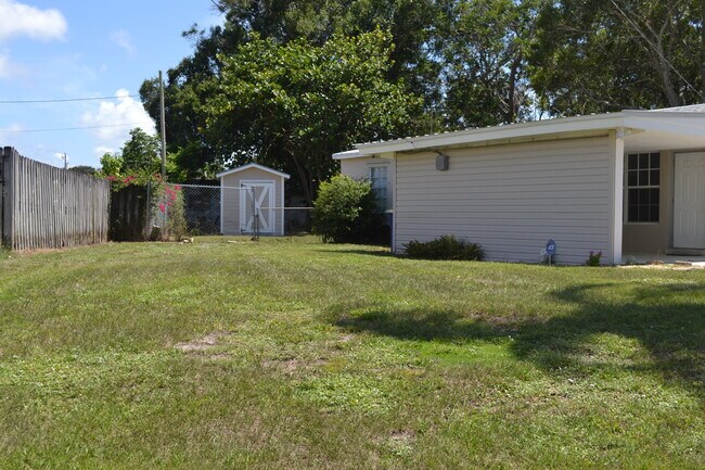 Building Photo - 1603 Zephyr Ave
