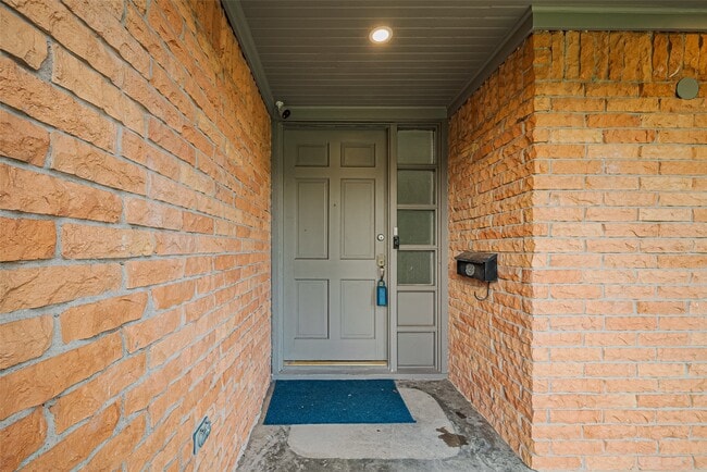 Building Photo - 1708 Ruella Ln