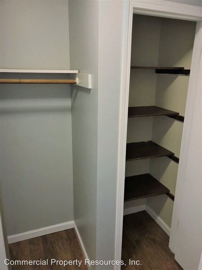 Building Photo - 1102-1180 Pine St NE