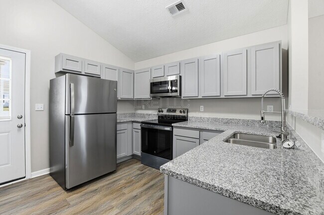 Foto del edificio - 5903 Brandon Dunes Dr