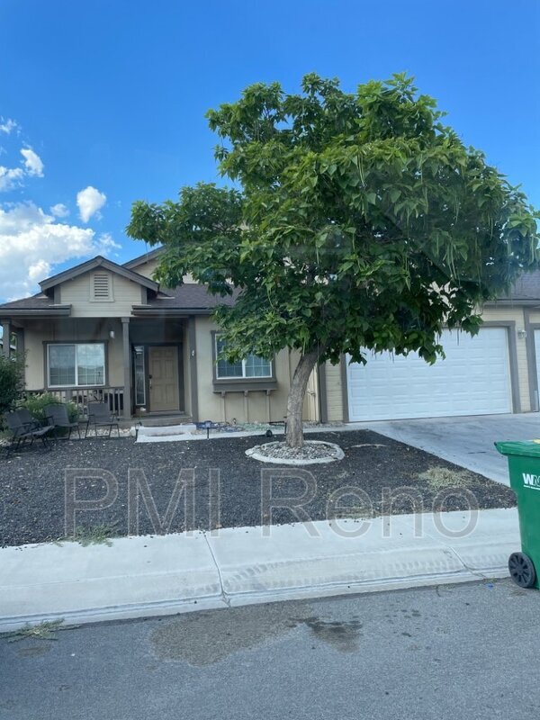 Primary Photo - 663 Canary Cir