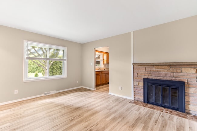 Foto del edificio - 4375 N 143rd St