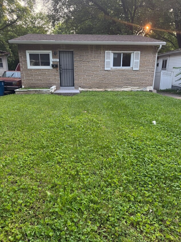 Primary Photo - 10437 Lord Dr