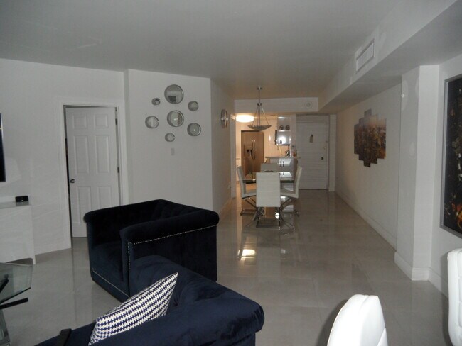 Foto del edificio - 825 Brickell Bay Dr