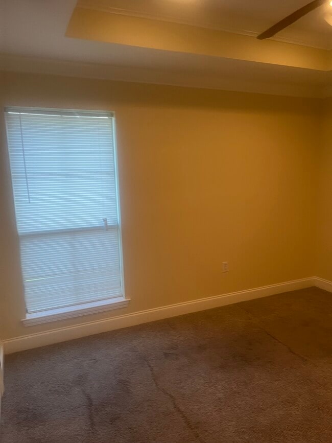 Building Photo - 5732 Benson Dr