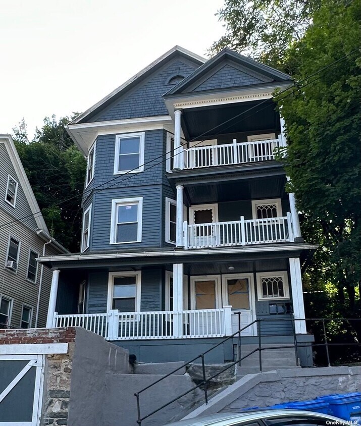 Primary Photo - 27 Poplar St