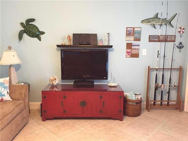 Photo - 315 Van Buren St Apartment