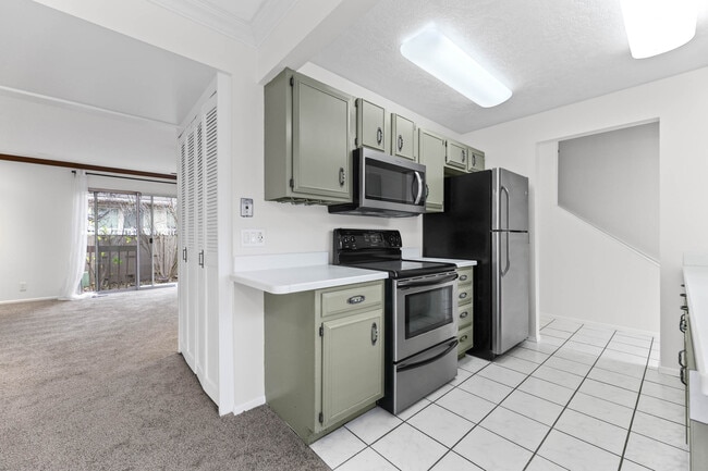 Building Photo - 1871 Monterey Dr