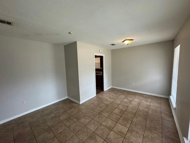 Photo - 1936 Longwood Dr House