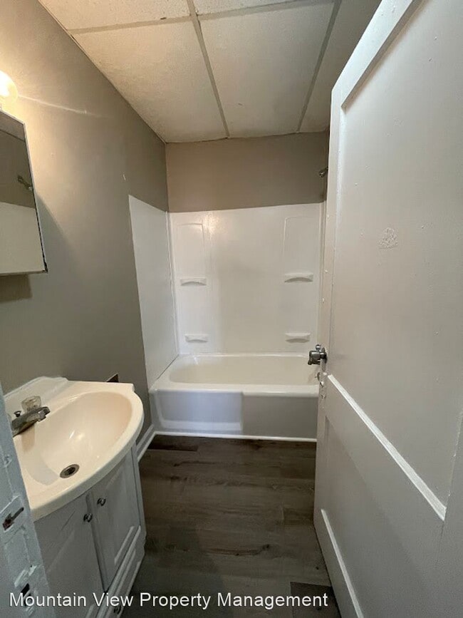 Building Photo - 3 br, 1 bath House - 1234 Wheeler Ave
