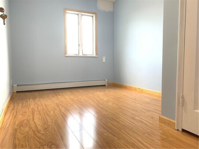 Foto del edificio - 8868-8818 18th Ave
