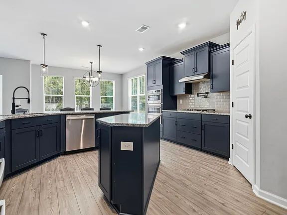 Building Photo - Expansive 6-Bedroom Home – 4300 Sq Ft in Arcadia
