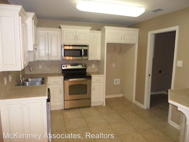 Building Photo - 3 br, 2 bath House - 1404 Bobbitt Lane