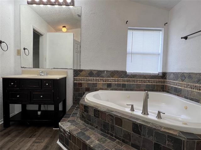 Building Photo - 5615 Shady Hill Cir