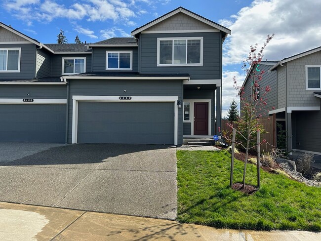 Building Photo - Large Bremerton Townhome