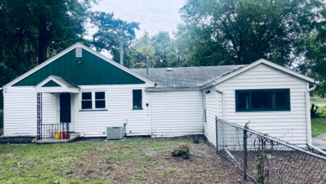 Building Photo - 312 Hayes Rd