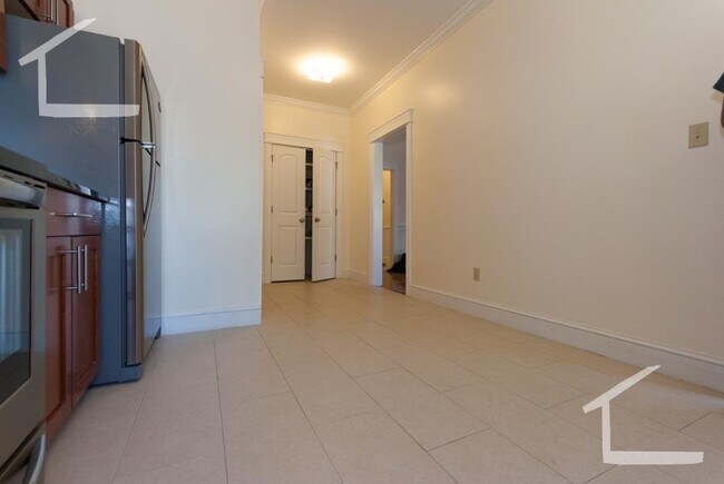 Foto del edificio - 27 Glenville Ave