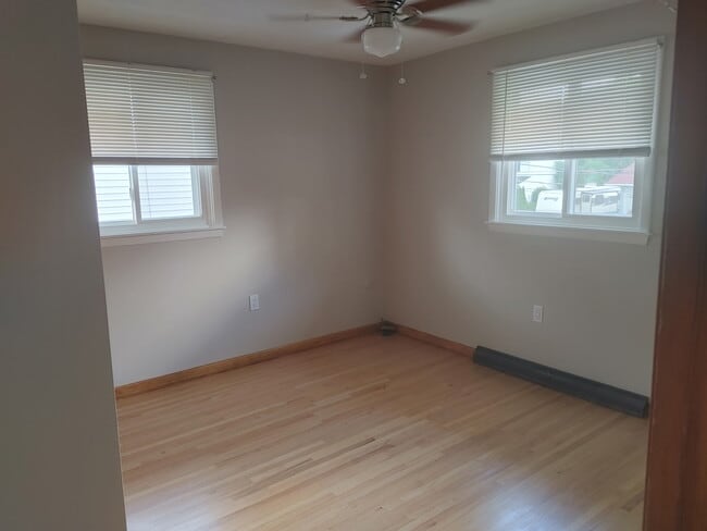 Bedroom - 2718 Stenzel Ave