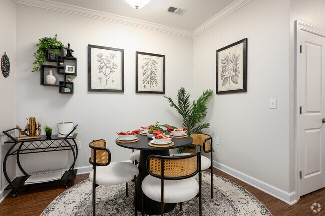 1 habitación, 1 baño - 872 pies cuadrados - Comedor - Fairway Village at Stoney Creek Apts