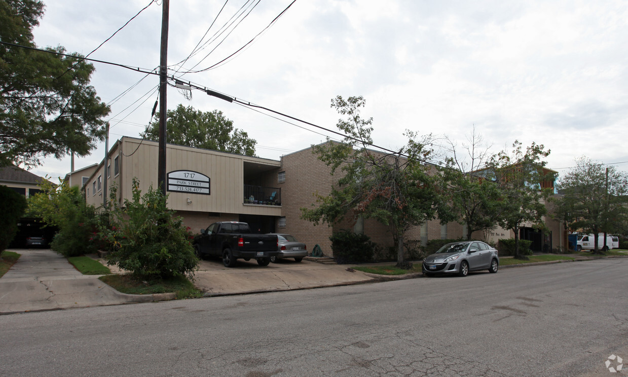 Primary Photo - 1717 Park Apartments