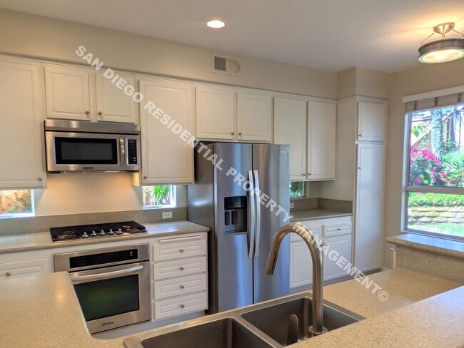 Foto del edificio - Gorgeous 4 Bedroom Home in Desirable Carme...