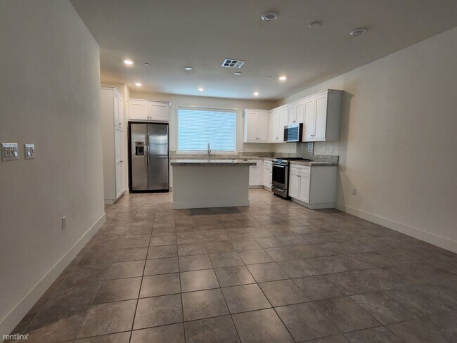 Foto del edificio - 3 br, 3.5 bath House - Goldbark Way - 18301