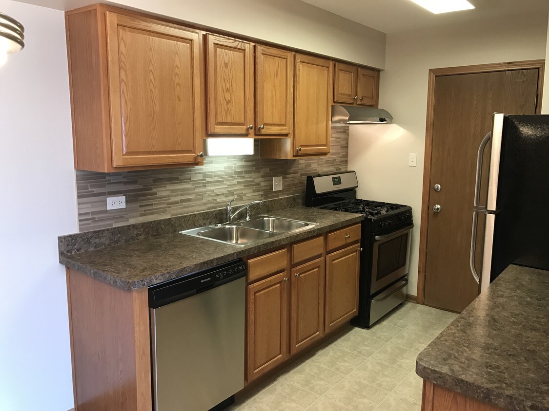 6440 Pamela Ln, Chicago Ridge, IL 60415 Condo for Rent in Chicago