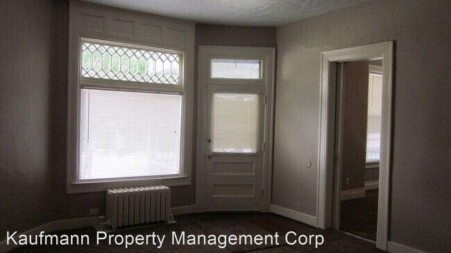 Building Photo - 137 E Dewald St