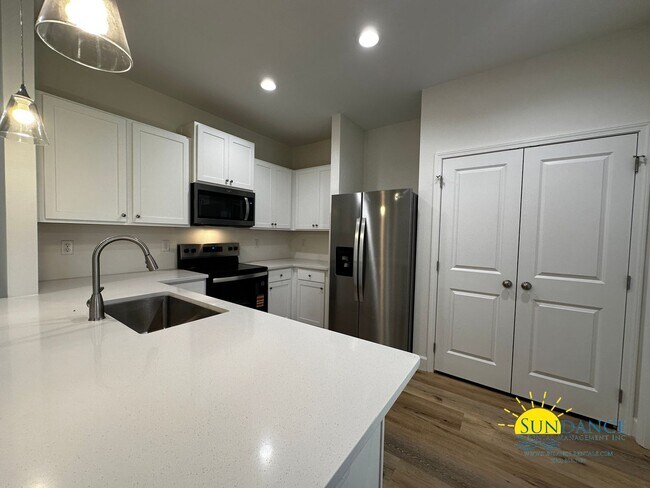 Building Photo - Lovely New Construction Unit in Fort Walto...
