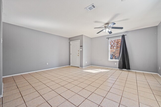 Foto del edificio - Charming 3-Bedroom Home Near Lackland AFB!