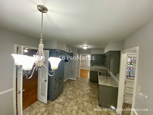 Building Photo - Beautiful Refinished Hardwood Floors