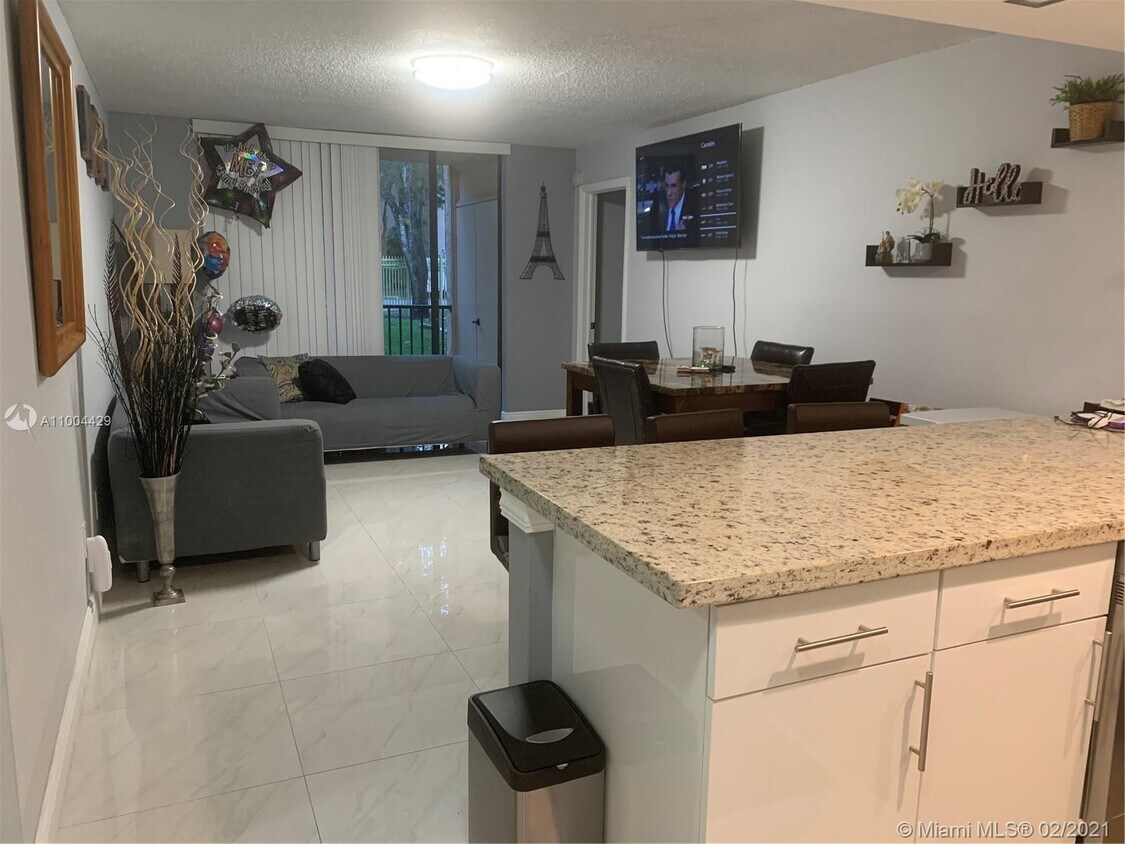 Primary Photo - 14401 N Kendall Dr