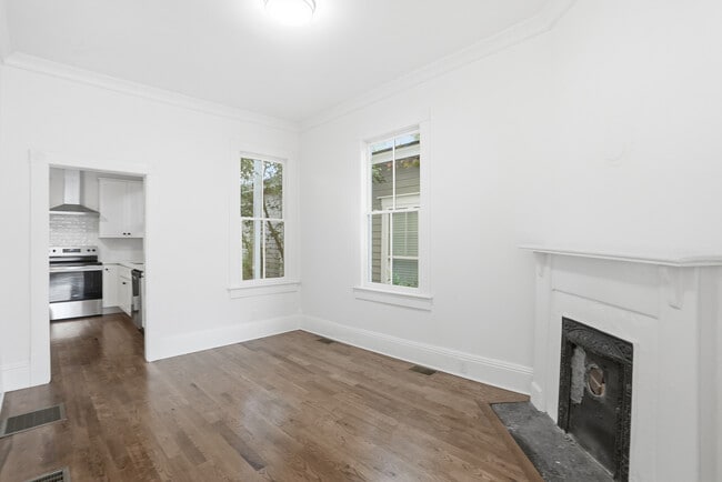 Building Photo - 518 E 33rd St