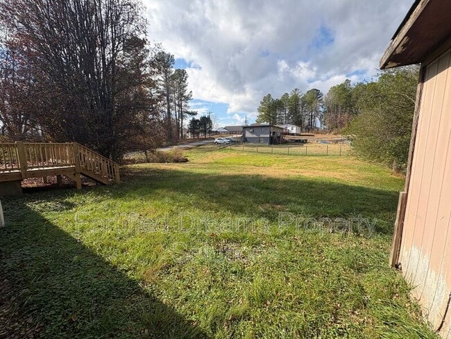 Foto del edificio - 5811 Uwharrie Rd