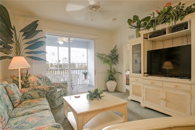 Building Photo - 16595 Lake Cir Dr