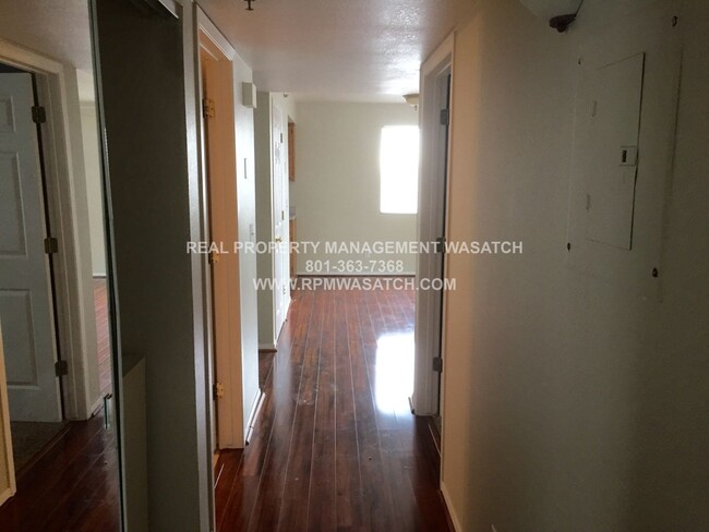 Foto del edificio - JANUARY RENT FREE!! Spacious 2-bedroom 2-B...