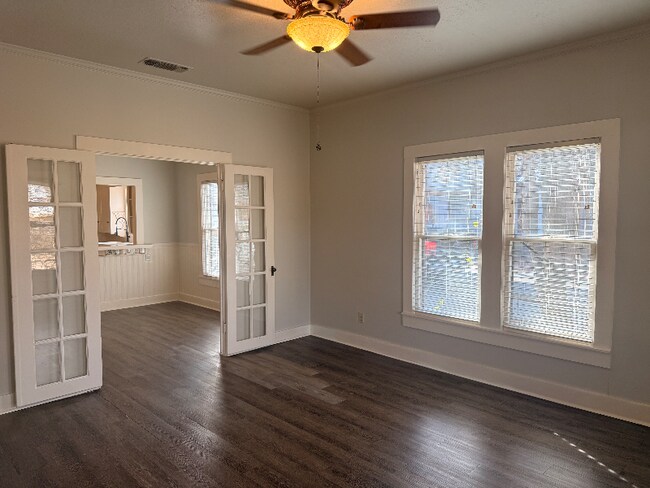 Foto del edificio - 306 W Wallace St