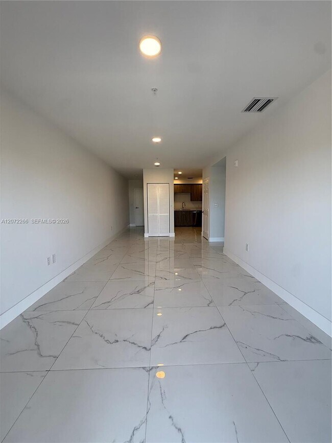 Foto del edificio - 10950 NW 82nd St