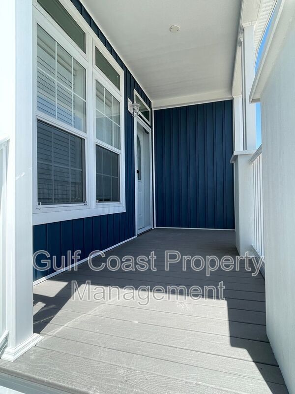 Building Photo - 3150 Bourbon St