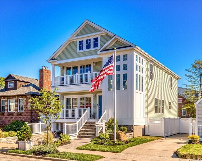 538 W Walnut St, Long Beach, NY 11561 House Rental in Long Beach, NY