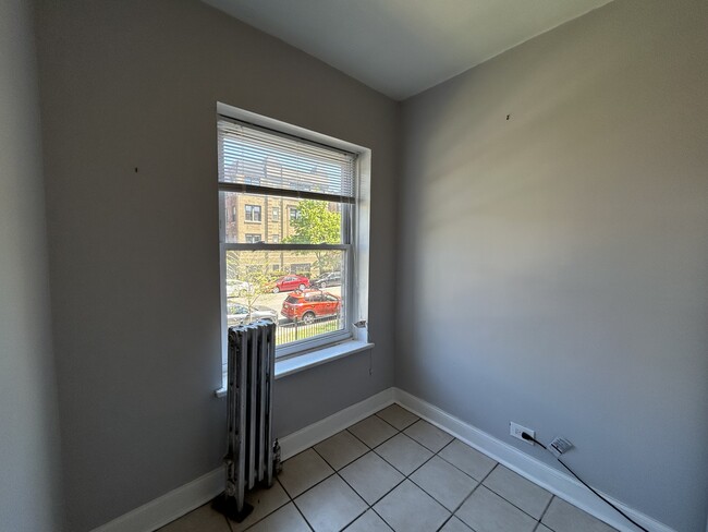 Building Photo - 6956 N Ashland Ave