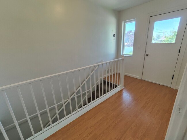 Building Photo - 6 W 1400 S