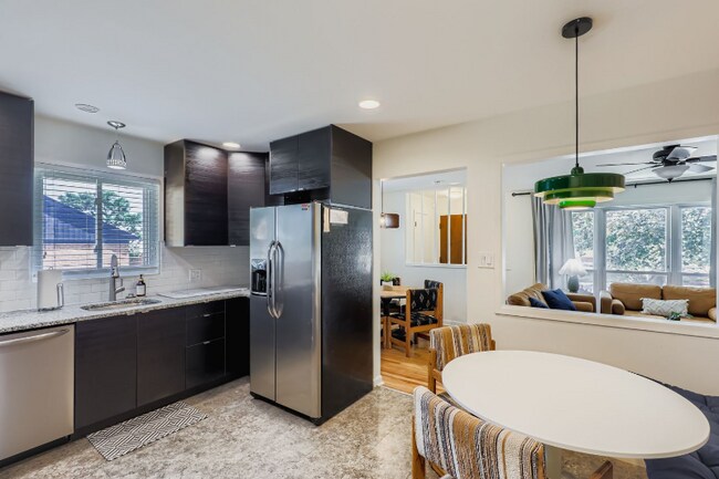 Foto del edificio - 909 Ogden Cir