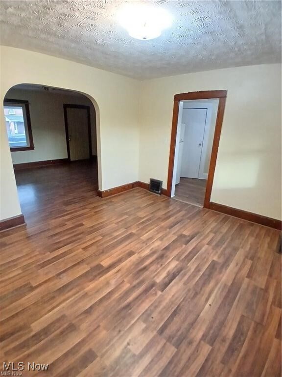 Foto del edificio - 103 E Boston Ave